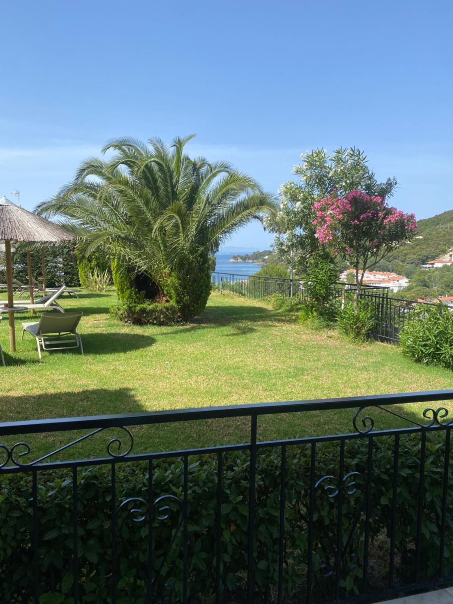 Villa Xanthippi Agia Paraskevi  Bagian luar foto