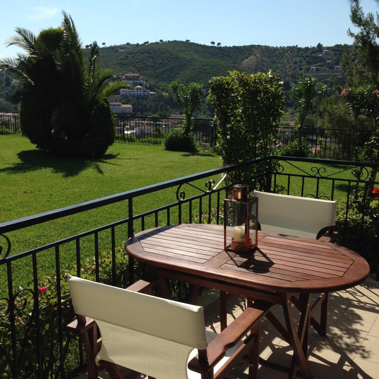 Villa Xanthippi Agia Paraskevi  Bagian luar foto